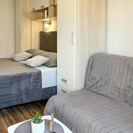 Apartament 1 Bedroom Gorgeous Apartment In Vir *